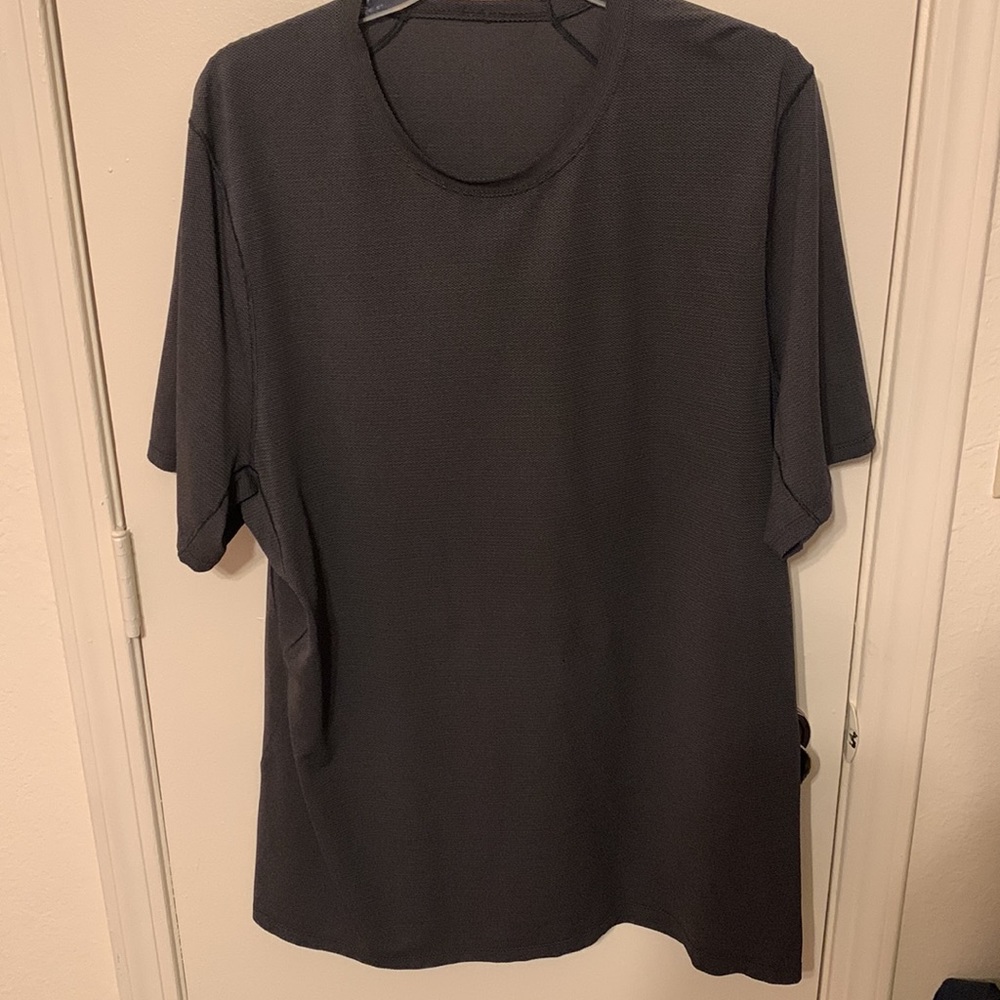 Lululemon Size XL Gray Mens Shirt
